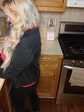 KateGale – webcam model profile photo Image 18