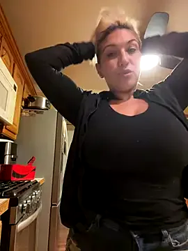 KateGale – webcam model profile photo Image 8