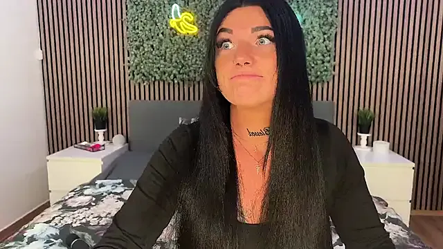 PaulinaGiovanni – webcam model profile photo Image 7