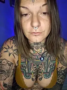 Liana – webcam model profile photo Image 17