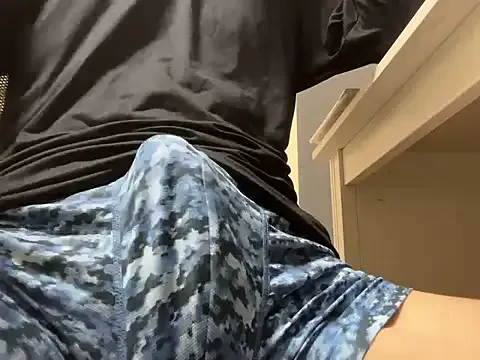 MiraKova – webcam model profile photo Image 7