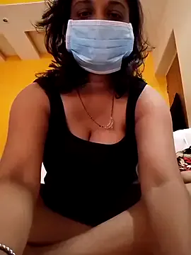 MiaLiaHot – webcam model profile photo Image 2