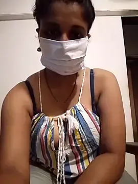 MiaLiaHot – webcam model profile photo Image 3