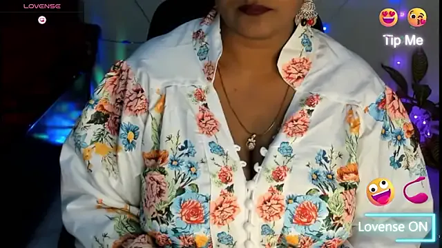 Dolce – webcam model profile photo Image 11