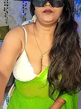 Dolce – webcam model profile photo Image 16