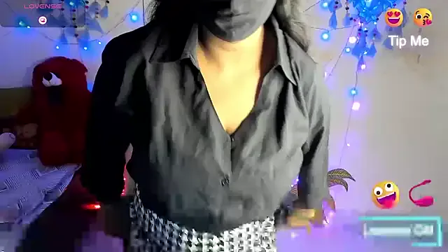 Dolce – webcam model profile photo Image 17