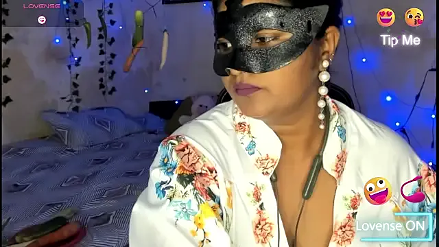 Dolce – webcam model profile photo Image 7