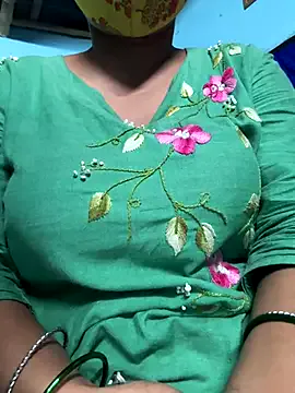 IvyStuart – webcam model profile photo Image 4