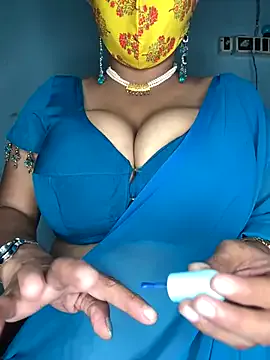 IvyStuart – webcam model profile photo Image 5