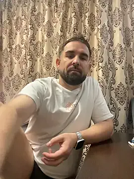 AdeleWood – webcam model profile photo Image 2