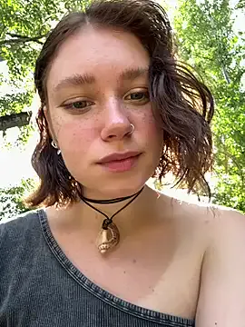 Aoi-Kitsunen – webcam model profile photo Image 11