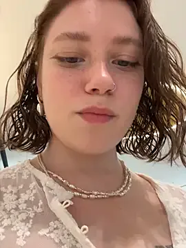 Aoi-Kitsunen – webcam model profile photo Image 13