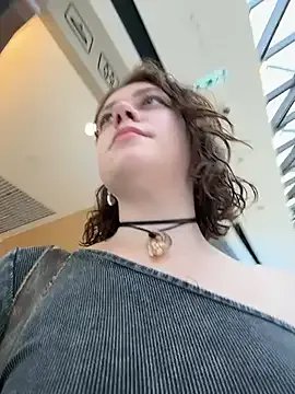 Aoi-Kitsunen – webcam model profile photo Image 16