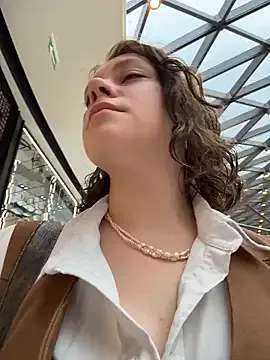 Aoi-Kitsunen – webcam model profile photo Image 17