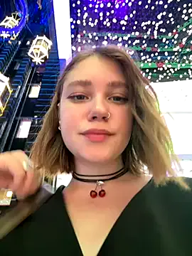 Aoi-Kitsunen – webcam model profile photo Image 7