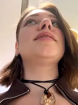 Aoi-Kitsunen – webcam model profile photo Image 8