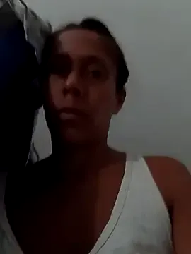 alana15 – webcam model profile photo Image 14