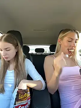 Bella – webcam model profile photo Image 10