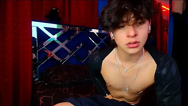 Antonellastrip_ – webcam model profile photo Image 14