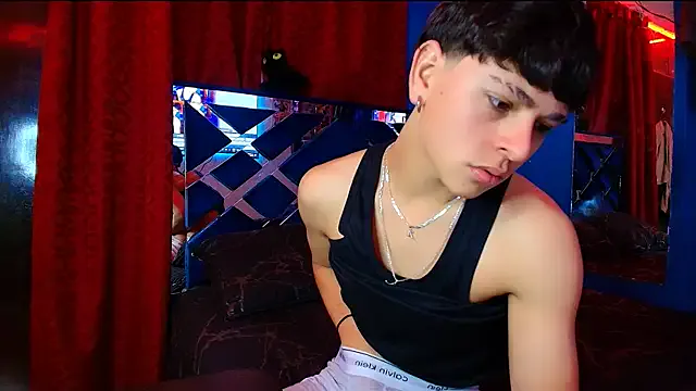 Antonellastrip_ – webcam model profile photo Image 15