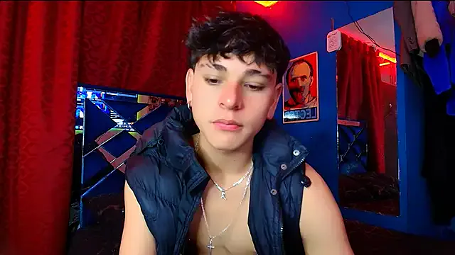 Antonellastrip_ – webcam model profile photo Image 16