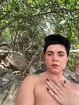 Helen_Vidall – webcam model profile photo Image 3