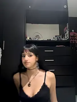 seraphine23 – webcam model profile photo Image 2