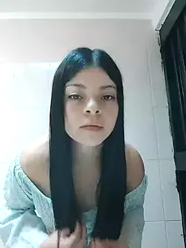 MiraKova – webcam model profile photo Image 4