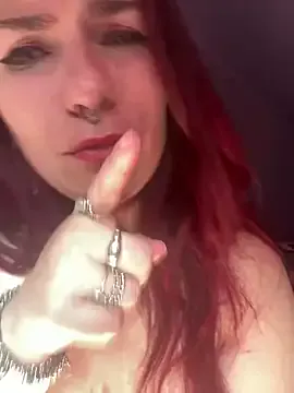 carolineford – webcam model profile photo Image 2