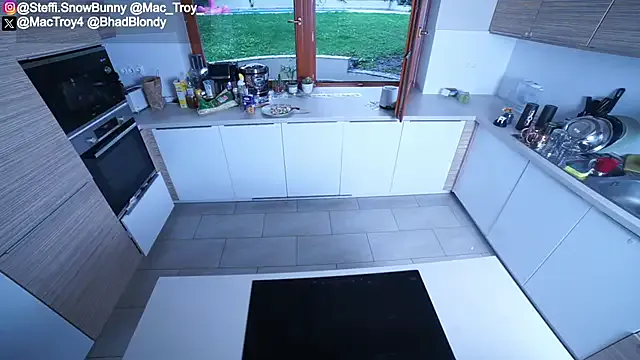 GabyCastellanos – webcam model profile photo Image 13