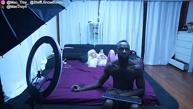 GabyCastellanos – webcam model profile photo Image 8