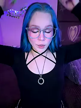 SherineNorth – webcam model profile photo Image 16