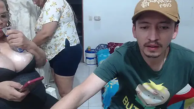 KateGale – webcam model profile photo Image 18