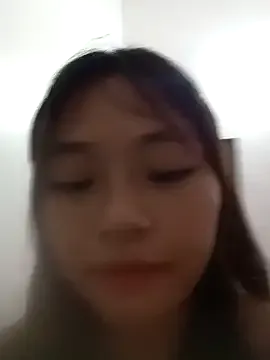 EmiBrow – webcam model profile photo Image 2