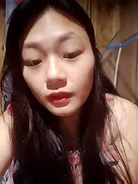 EmiBrow – webcam model profile photo Image 6