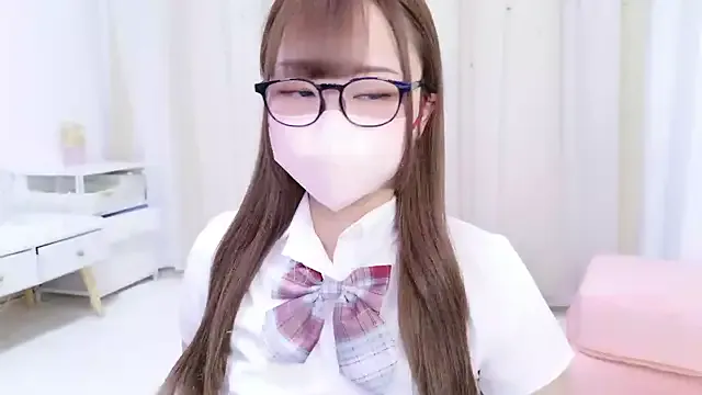 MiraKova – webcam model profile photo Image 13