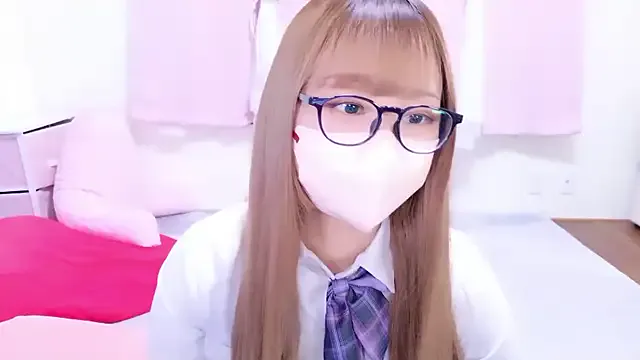 MiraKova – webcam model profile photo Image 9