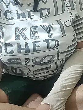 MadelineLane – webcam model profile photo Image 19