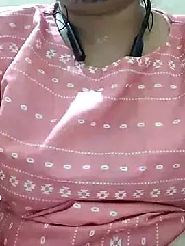 MadelineLane – webcam model profile photo Image 3