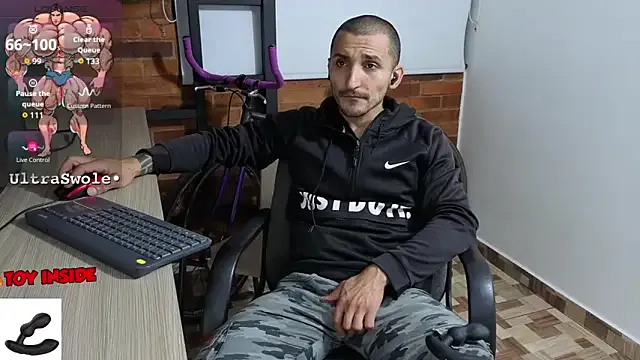 Carine – webcam model profile photo Image 12