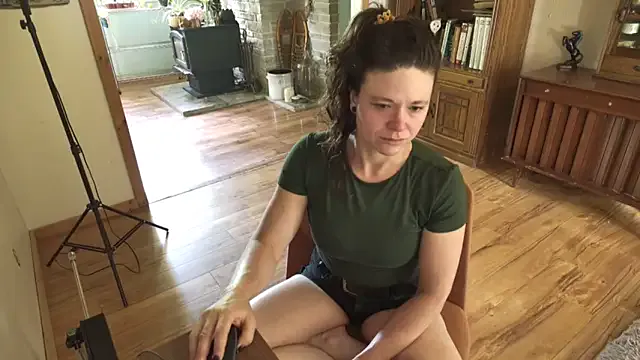 LeyahSummer – webcam model profile photo Image 7