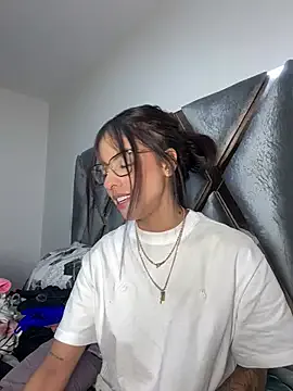 LovelyLydia – webcam model profile photo Image 3