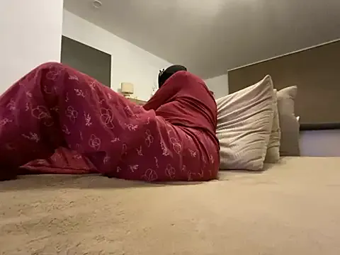 RuddyReyes – webcam model profile photo Image 15