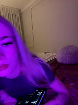 AyshaConnor – webcam model profile photo Image 12