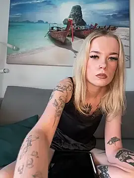 AyshaConnor – webcam model profile photo Image 2