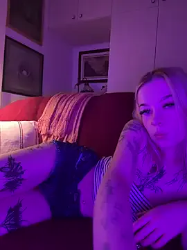 AyshaConnor – webcam model profile photo Image 4