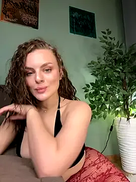 AMI___oO – webcam model profile photo Image 13