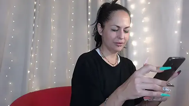 V-Hot-Sweti – webcam model profile photo Image 2