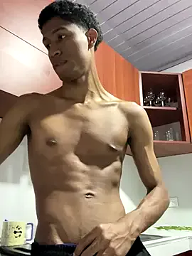 AdeleWood – webcam model profile photo Image 5