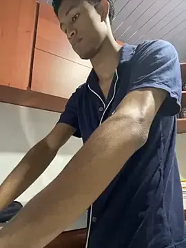 AdeleWood – webcam model profile photo Image 6